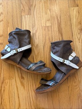 AS 98 sz EU 41 or US 10 Women's Brown white leather gladiator Ankle Strap Sandal